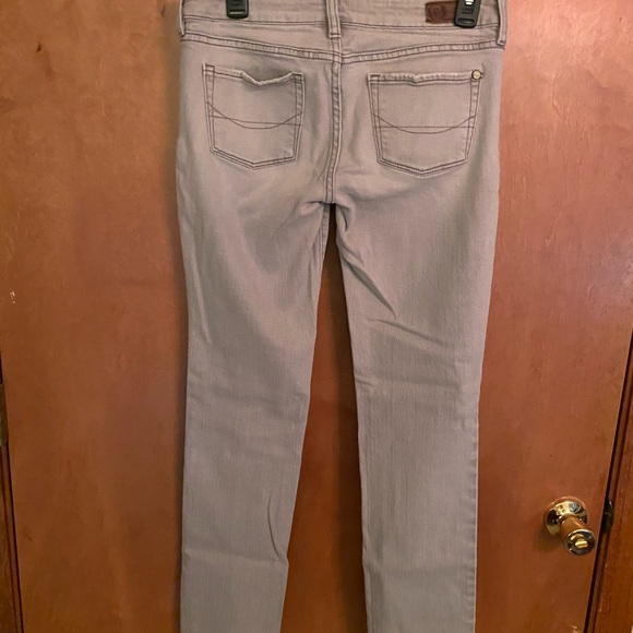 Gray/light wash skinny jeans size 5 - Picture 2 of 5